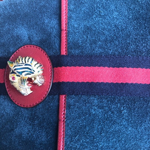 SOLD Gucci Rajah bucket bag medium dark blue suede - Picture 13 of 16